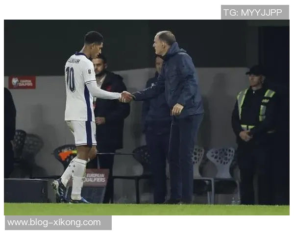 前拳王谈贝林厄姆承受压力呼吁关注其场上表现与成长潜力 前拳王谈贝林厄姆承受压力呼吁关注其场上表现与成长潜力