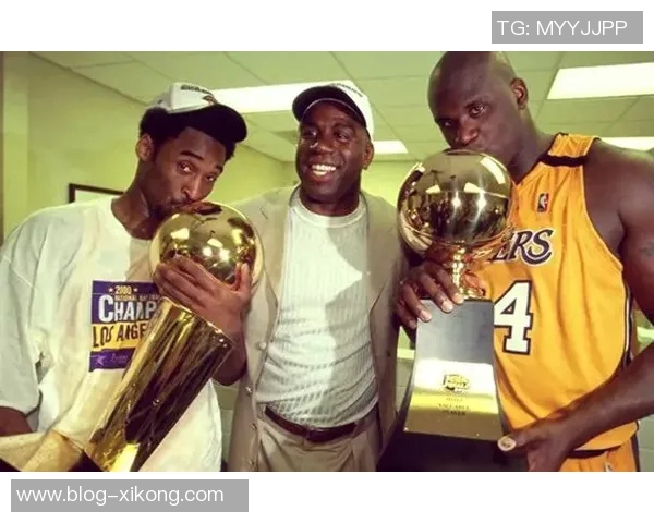 湖人队史半场30表现回顾科比领衔詹姆斯奥尼尔共鸣