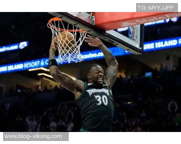 兰德尔第三节高效发力砍下17分助球队逆转局势展现领袖风范